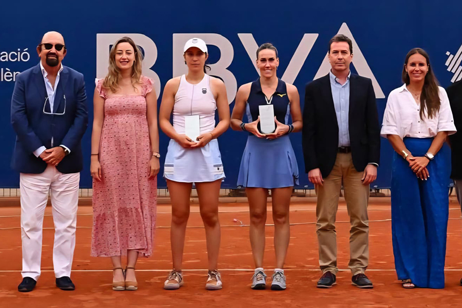 Nuria Párrizas se reivindica con un gran triunfo en el BBVA Open Internacional de Valencia Nuria Párrizas se reivindica con un gran triunfo en el BBVA Open Internacional de Valencia