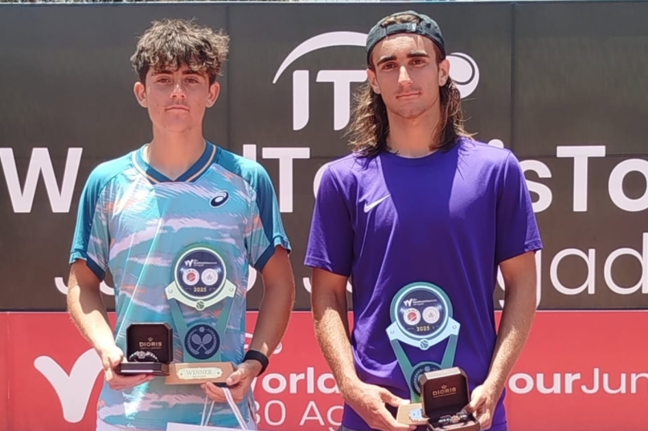 Martín Cozar supera a Marc Vives en el júnior de Agadir, y finales para Oriol Álvarez y Paola Piñera Martín Cozar supera a Marc Vives en el júnior de Agadir, y finales para Oriol Álvarez y Paola Piñera