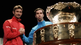 Juan Carlos Ferrero y Mikhail Kukushkin, © RFET