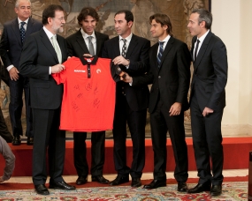 El Presidente del Gobierno Mariano Rajoy, recibiendo a la Selección España Mapfre en el Palacio de la Moncloa, © RFET