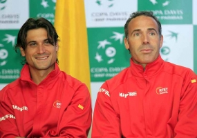 David Ferrer y lex Corretja, © RFET