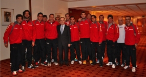 La Selección Española Mapfre con el embajador en Praga, © RFET