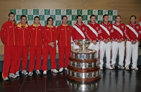 Equipos de Espaa y Suiza durante el sorteo, © RFET