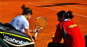 Cochita Martínez junto a Lourdes Domínguez durante un entrenamiento, © RFET