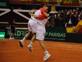 Robredo y Granollers celebran el triunfo en el dobles, © RFET