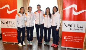 El Equipo Espaol de Fed Cup luciendo la nueva equipacin oficial Naffta, © RFET