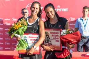 Campeonato de Espaa Jnior (CT Pamplona) - Aliona Bolsova y Eva Guerrero, campeonas dobles, © RFET