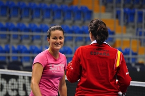 Lara Arruabarrena y Conchita Martnez, © RFET
