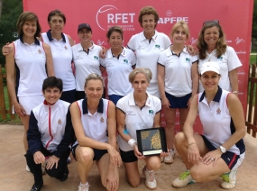 CC Villa de Madrid y RCT Barcelona-1899, campen y finalista +50, © RFET