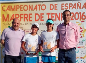 Martina Cortal y Jordina Cegarra, campeonas dobles, © RFET