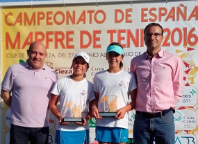 Martina Cortal y Jordina Cegarra, campeonas dobles, © RFET