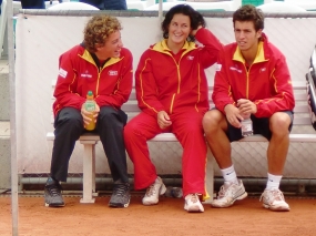 Sub'18: Roberto Carballs, Lara Arruabarrena y Andrs Artuedo, © RFET