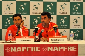 David Ferrer y Sergi Bruguera en rueda de prensa, © RFET