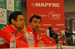 David Ferrer y Sergi Bruguera en rueda de prensa, © RFET