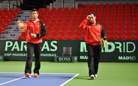 Fernando Verdasco junto al seleccionador espaol Albert Costa, © RFET