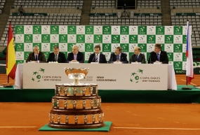 Autoridades durante el sorteo, © RFET