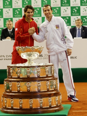 Rafael Nadal y Radek Stepanek, © RFET