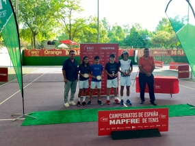 Campeones y finalistas dobles masculino, © Federacin Riojana de Tenis