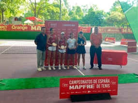 Campeones y finalistas dobles femenino, © Federacin Riojana de Tenis