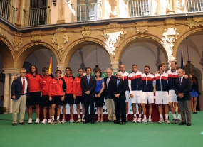 Equipos de Espaa y Francia en el sorteo oficial, © RFET