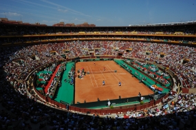 Aspecto de la plaza de toros de Córdoba durante el partido de dobles, © RFET