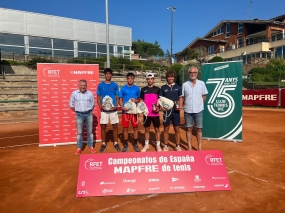 Ceremonia trofeos dobles masculino, © CT Vic