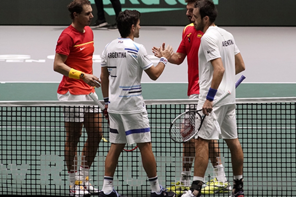 España remonta ante Argentina y disputará las semifinales de Copa Davis contra Gran Bretaña España remonta ante Argentina y disputará las semifinales de Copa Davis contra Gran Bretaña
