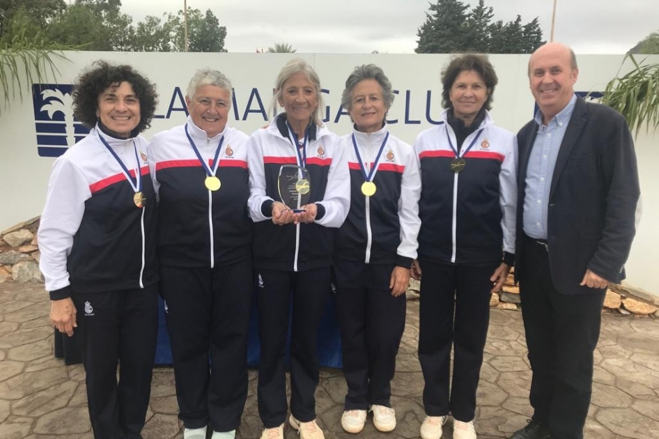 El equipo femenino +65 del RCT Barcelona-1899 se alza con el ttulo europeo en La Manga