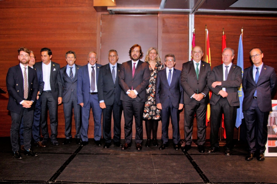 El Real Murcia Club de Tenis 1919 pone el broche de oro a su Centenario con un homenaje a expresidentes, jugadores y socios