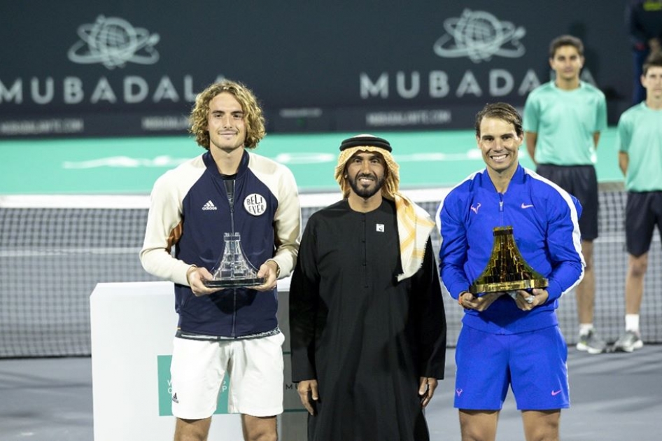 Nadal arranca la pretemporada ganando la exhibición de Abu Dhabi ante Tsitsipas Nadal arranca la pretemporada ganando la exhibición de Abu Dhabi ante Tsitsipas