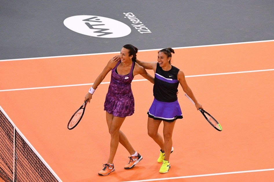 Sara Sorribes y Georgina García Pérez cierran el año ganando la prueba de dobles en Limoges Sara Sorribes y Georgina García Pérez cierran el año ganando la prueba de dobles en Limoges