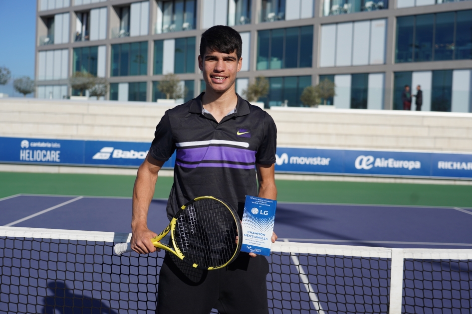 Carlos Alcaraz se lleva el primer torneo internacional ITF del año en Manacor Carlos Alcaraz se lleva el primer torneo internacional ITF del año en Manacor