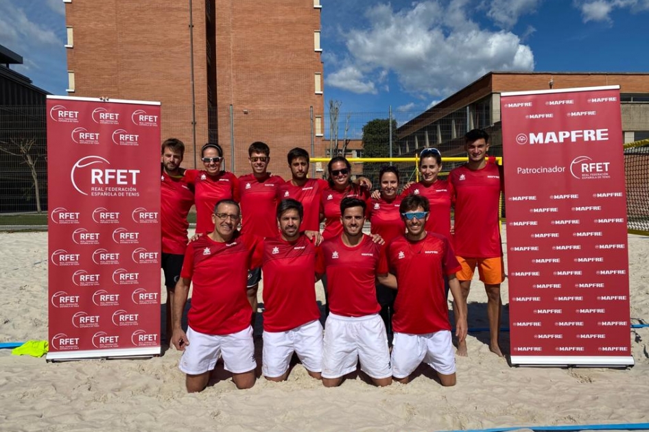 La RFET rene a los mejores especialistas de tenis playa en una concentracin en el CAR de Sant Cugat