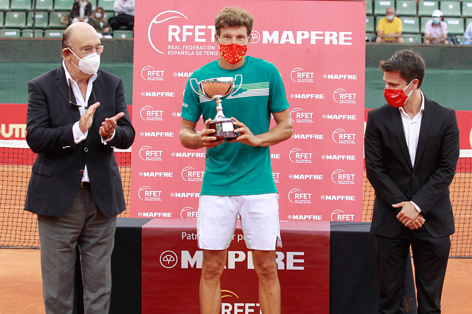 El equipo liderado por Pablo Carreño se adjudica el primer torneo de la Liga MAPFRE de Tenis en Barcelona