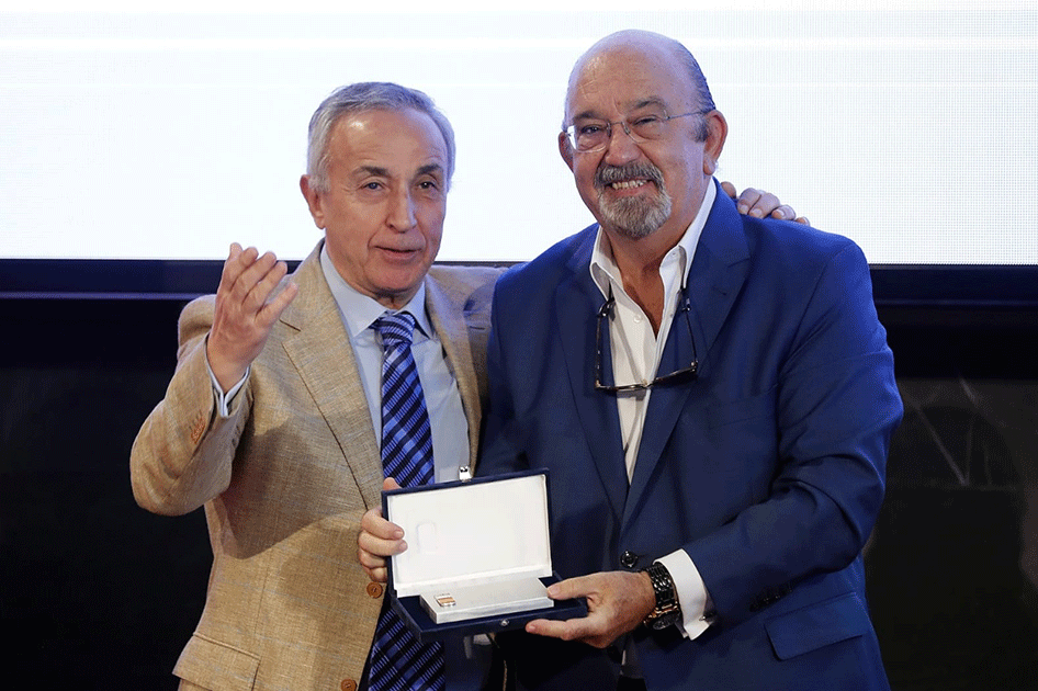 El presidente del COE, Alejandro Blanco, reconoce a los clubes españoles de tenis por su labor El presidente del COE, Alejandro Blanco, reconoce a los clubes españoles de tenis por su labor