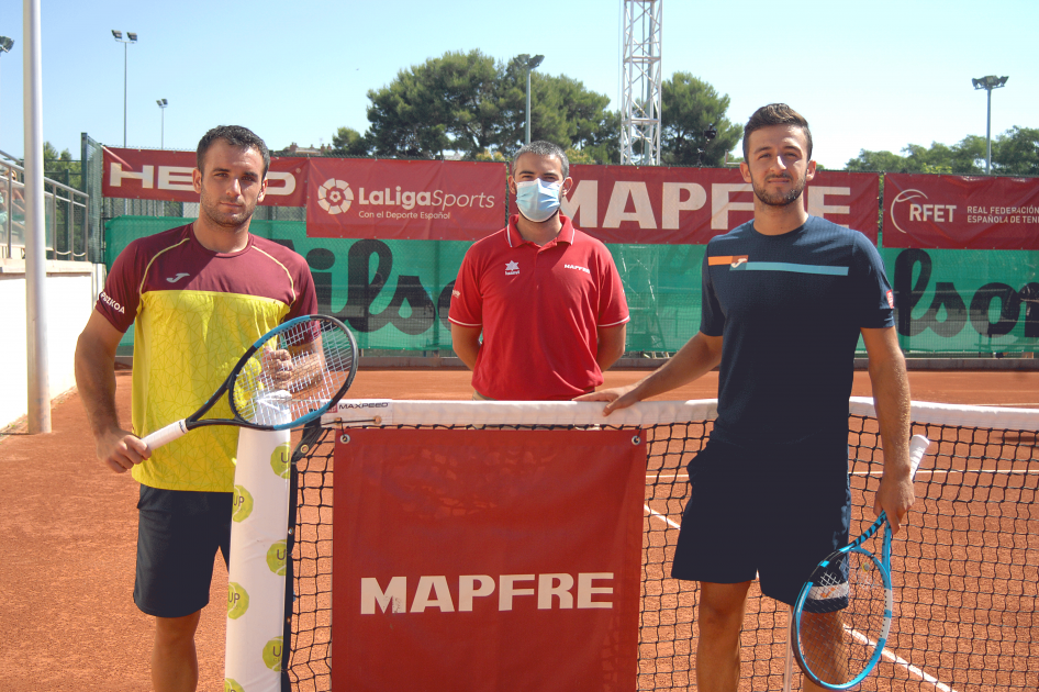 Oriol Roca supera a Javier Barranco en la final del primer torneo de la Liga MAPFRE 'Valor' de Tenis en Cornellá Oriol Roca supera a Javier Barranco en la final del primer torneo de la Liga MAPFRE 'Valor' de Tenis en Cornellá