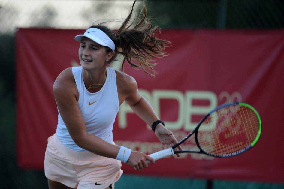 Duelo generacional en los cuartos de final de la Liga MAPFRE de Tenis Femenina en Les Franqueses del Valls