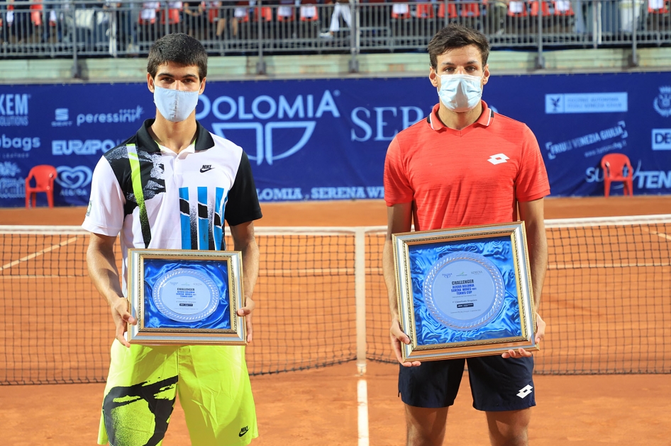 Bernabé Zapata logra su primer ATP Challenger en Cordenons frenando a Carlos Alcaraz Bernabé Zapata logra su primer ATP Challenger en Cordenons frenando a Carlos Alcaraz