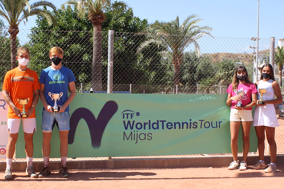 Victorias de Miguel Pérez y Carolina Gómez en el internacional júnior de Mijas Victorias de Miguel Pérez y Carolina Gómez en el internacional júnior de Mijas