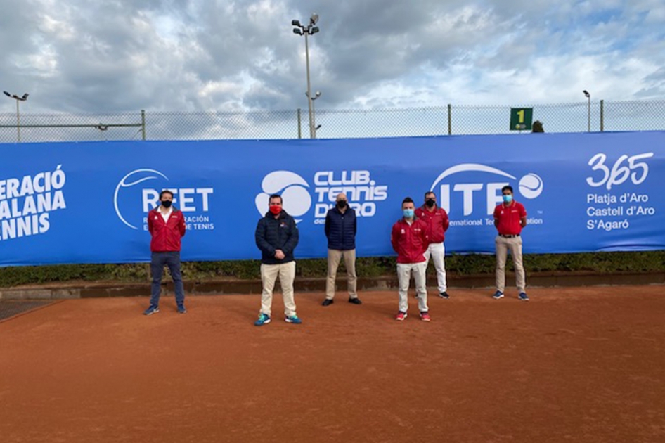 Equipo arbitral en el torneo internacional ITF femenino de Platja d'Aro