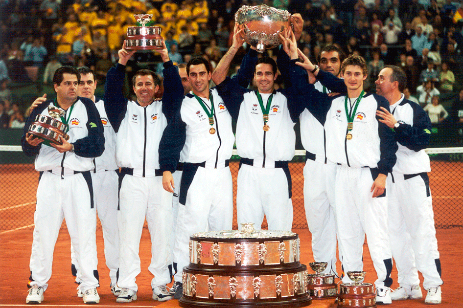 Se cumplen 20 años del histórico primer triunfo de España en la Copa Davis en Barcelona