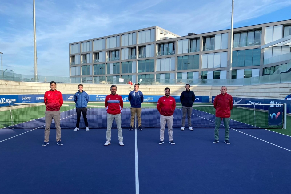 Equipo arbitral del primer torneo internacional ITF femenino en Manacor