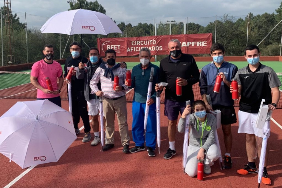 El Circuito Aficionados RFET homenajea a los jugadores extremeños con más participaciones El Circuito Aficionados RFET homenajea a los jugadores extremeños con más participaciones