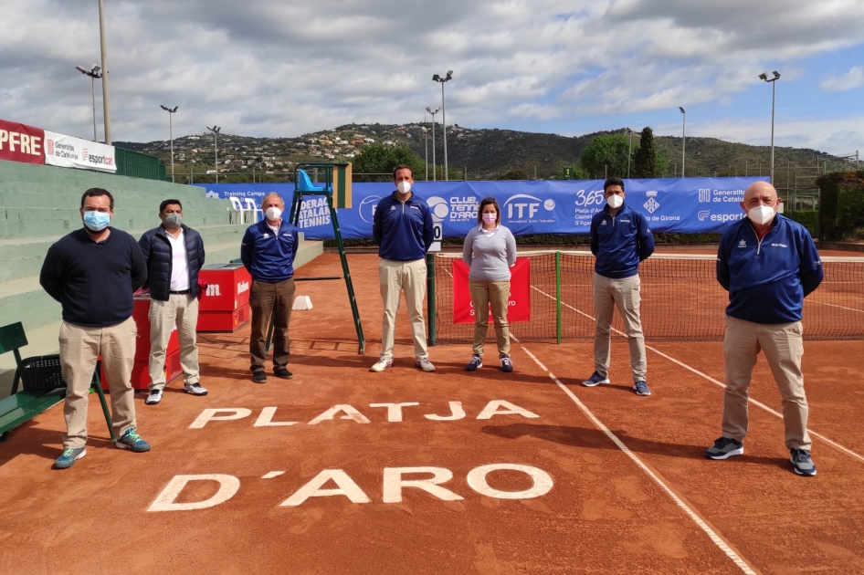 Equipo arbitral del torneo internacional ITF femenino de Platja d'Aro Equipo arbitral del torneo internacional ITF femenino de Platja d'Aro
