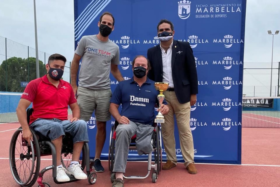 Arturo Montes se impone a lvaro Illobre en la final del abierto nacional de Marbella