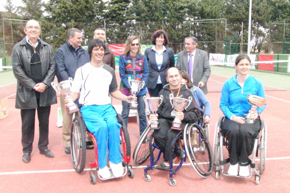 Quico Tur y Lola Ochoa cumplen los pronsticos en el Campeonato de Espaa de Tenis en Silla