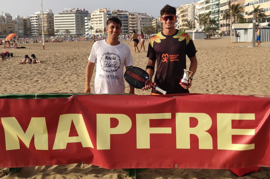 Daniela Rodríguez / Ganesha Díaz y Víctor López / Saulo Tejada dominan la Liga MAPFRE de Tenis Playa en Gran Canaria