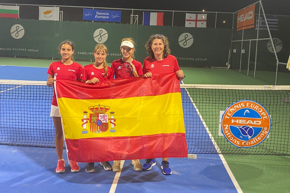 La seleccin espaola MAPFRE alevn femenina avanza a la fase final del europeo 