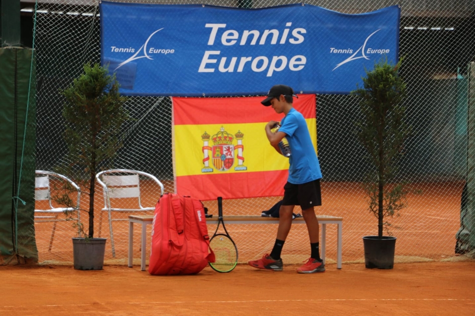 Triunfo en alevines de Adolfo Abascal en Portugal y final de Alba Mª Coromina en Bélgica Triunfo en alevines de Adolfo Abascal en Portugal y final de Alba Mª Coromina en Bélgica