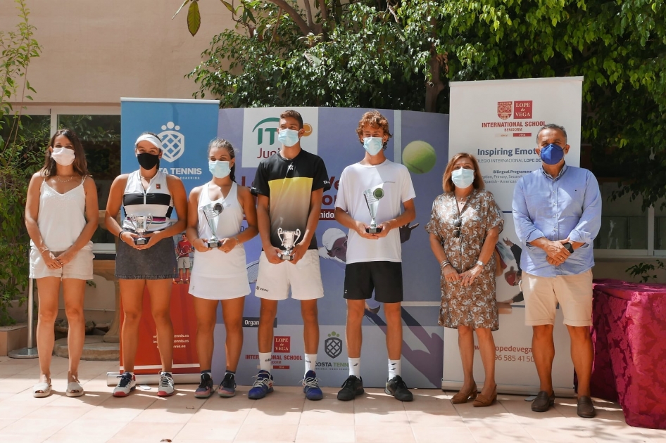 Marta Soriano y Alejandro Juan se llevan el internacional júnior de Benidorm Marta Soriano y Alejandro Juan se llevan el internacional júnior de Benidorm